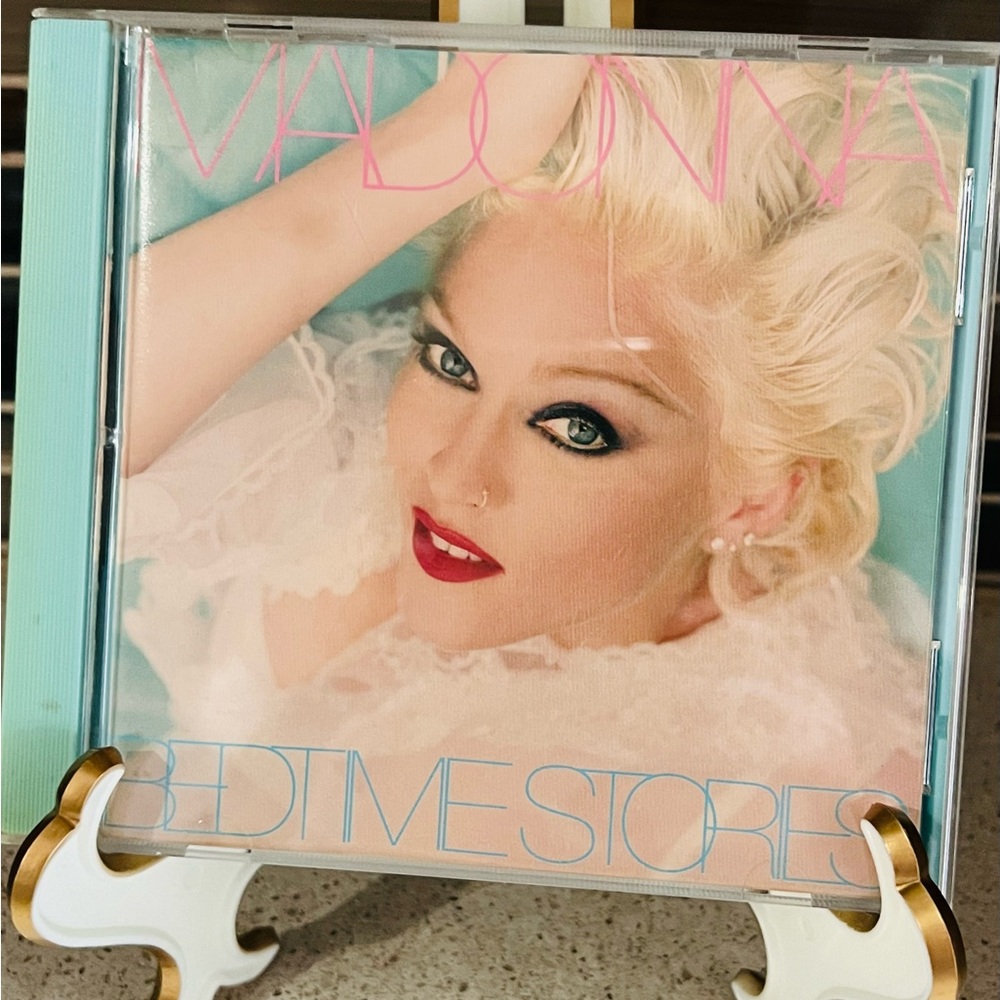 Madonna “Bedtime Stories” CD issued 1994 like new